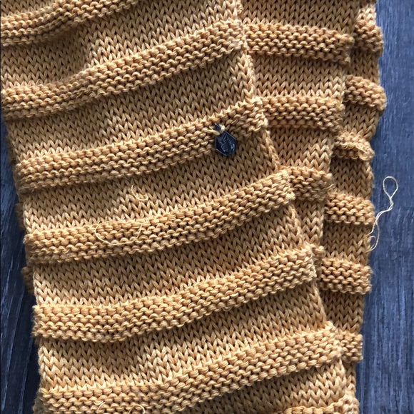 Volcom Infinity Scarf - Picture 2 of 4